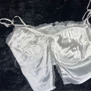 s-m lace white crop top, love this but too big on my chest.